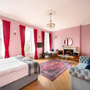 Spacious Centre Family Edinburgh
